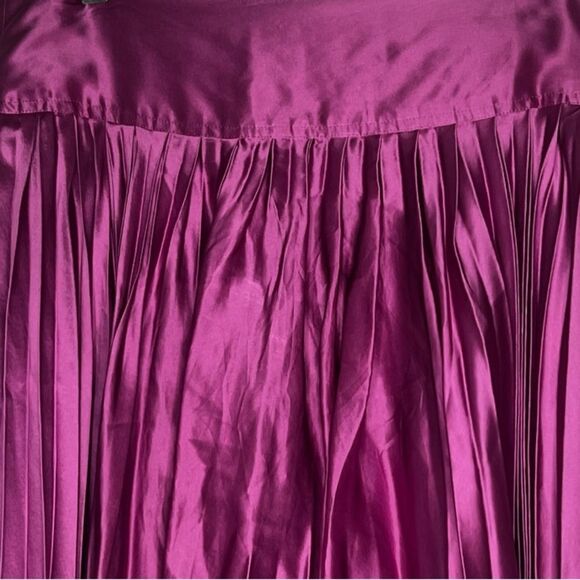 To The Max Silk‎ Skirt - Picture 2 of 7
